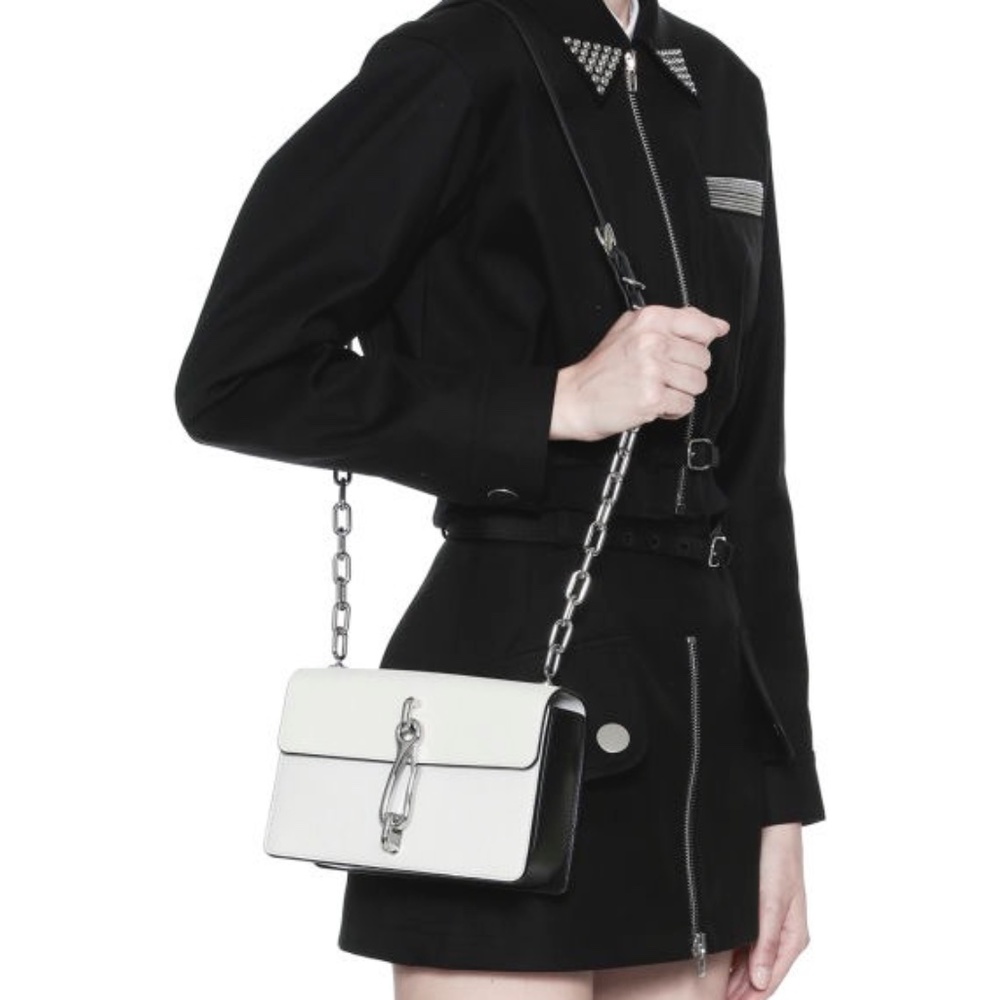 NWT ALEXANDER WANG Hook Small Leather chain Crossbody Bag - white/black sides